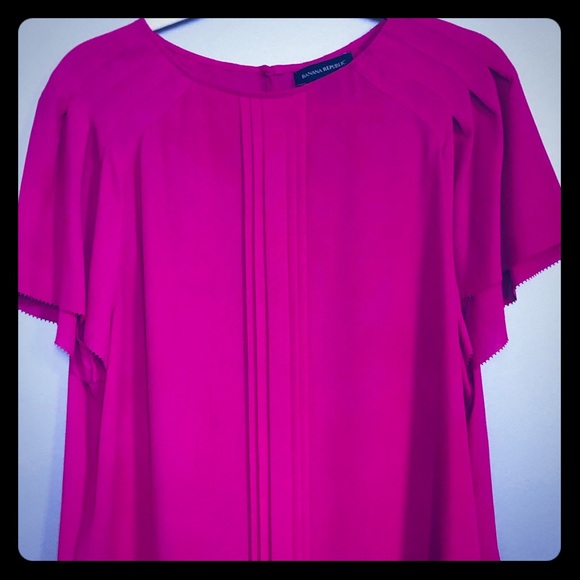 Banana Republic Tops - Banana Republic Magenta Pleated Flutter Sleeve Top